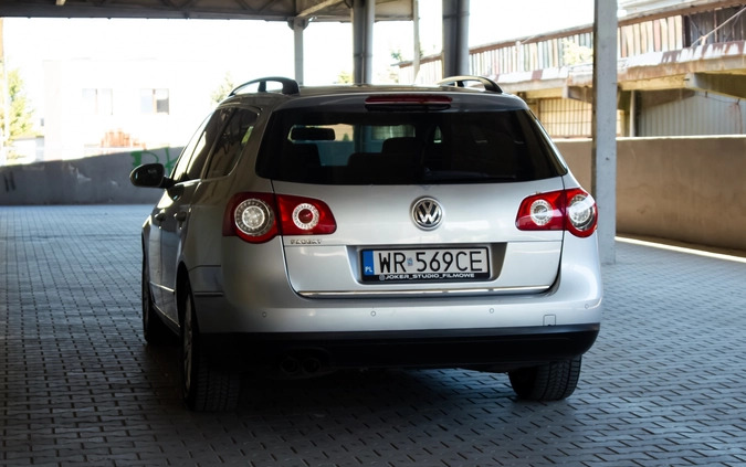 Volkswagen Passat cena 17900 przebieg: 400213, rok produkcji 2010 z Radom małe 704